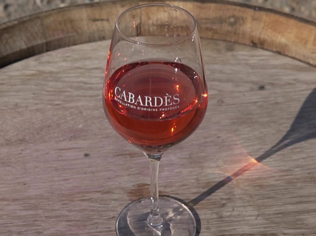 C0020 coupe moderne pleine avec reflets Moment2